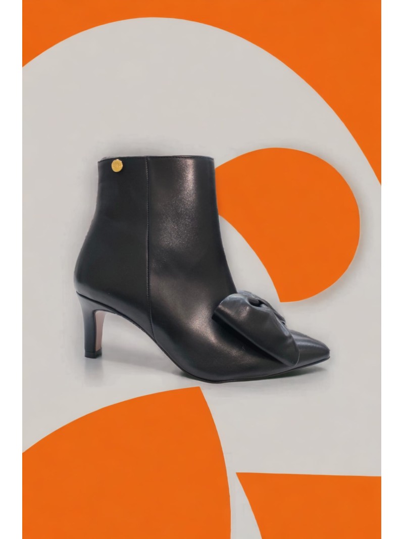 Botins Laço Preto Com Salto Ruika