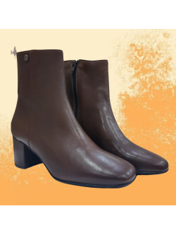 Botins Castanhos Com Salto Ruika