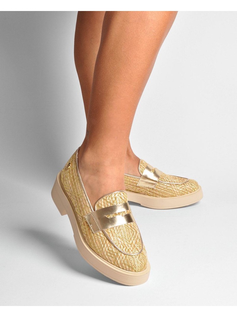 MOCASSINS EM RAFIA DOURADOS