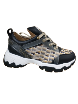 Tenis Pretos com Estampagem Bamburi