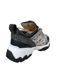 Tenis Pretos com Estampagem Bamburi